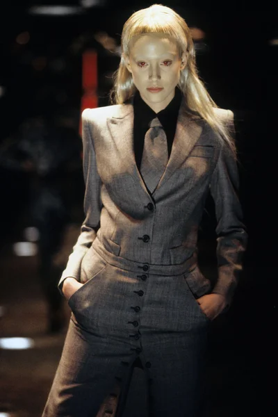 Look 13